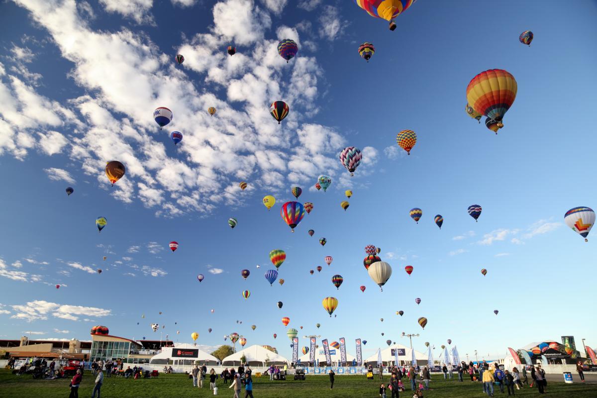 HOT AIR BALLON